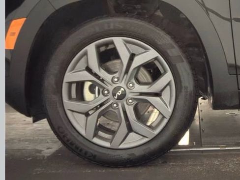Certified 2026 Kia Seltos LX FWD image 9