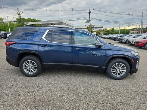 Used 2023 Chevrolet Traverse LT AWD/4WD image 2