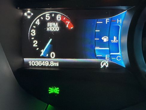 Used 2018 Ford Fusion SE w/ Equipment Group 201A FWD image 17
