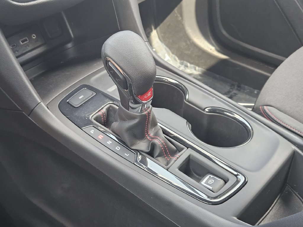 Used 2023 Chevrolet Equinox RS AWD/4WD image 22
