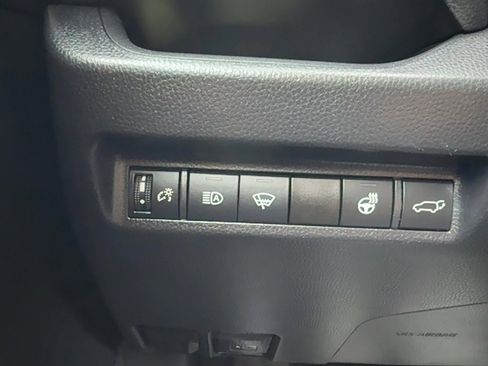 Used 2019 Toyota RAV4 XLE w/ Convenience Package image 18