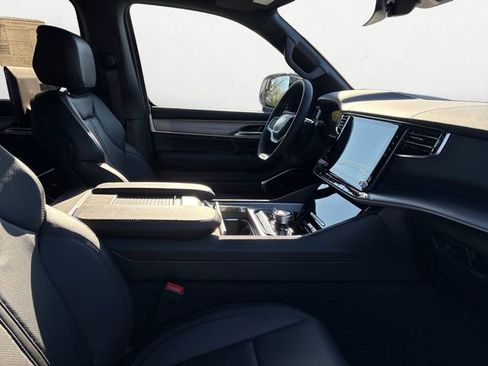 New 2026 Jeep Grand Wagoneer Limited image 15