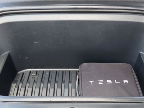 Used 2020 Tesla Model Y Long Range AWD/4WD image 32
