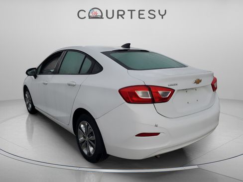 Used 2019 Chevrolet Cruze LS w/ LS Convenience Package image 3