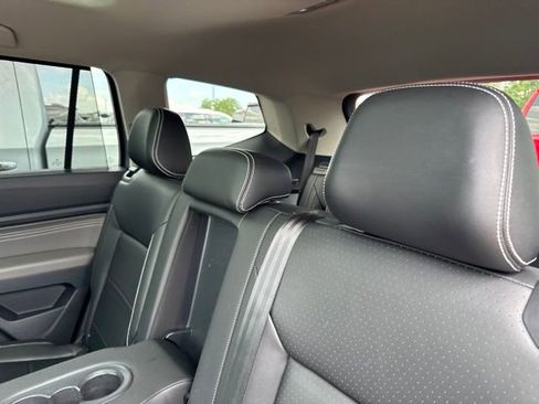 Used 2023 Volkswagen Atlas SEL R-Line AWD/4WD image 12