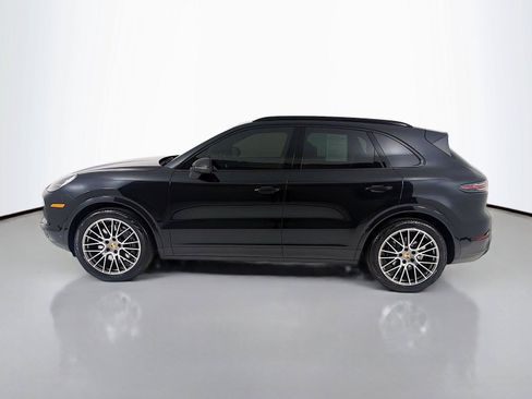 Certified 2023 Porsche Cayenne Platinum Edition AWD/4WD image 2