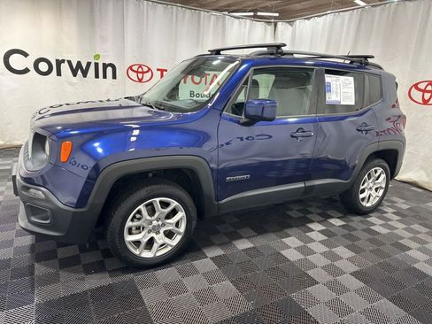 Used 2016 Jeep Renegade Latitude w/ Cold Weather Group image 4