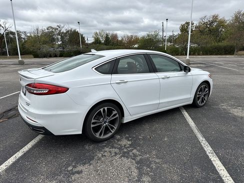 Used 2019 Ford Fusion Titanium image 9