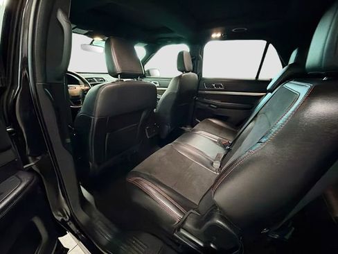 Used 2018 Ford Explorer XLT w/ Equipment Group 202A image 25