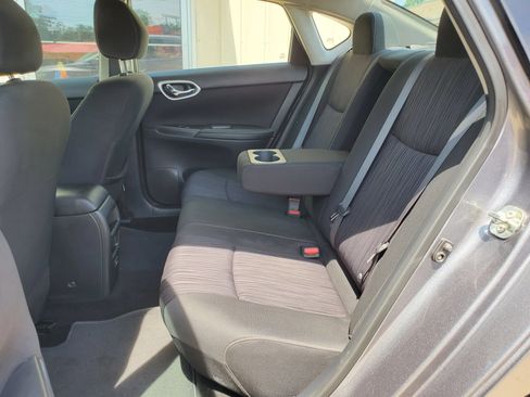 Used 2019 Nissan Sentra SV FWD image 5