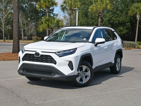 Certified 2023 Toyota RAV4 XLE w/ Convenience Package image 5