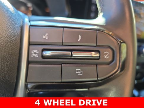 Used 2023 Chevrolet Colorado LT w/ LT Convenience Package II image 18