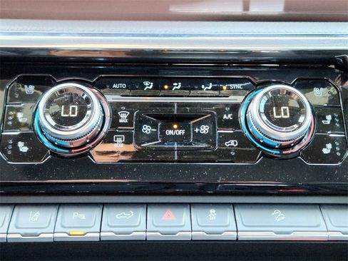 New 2025 GMC Sierra 2500 Denali w/ Technology Package image 14