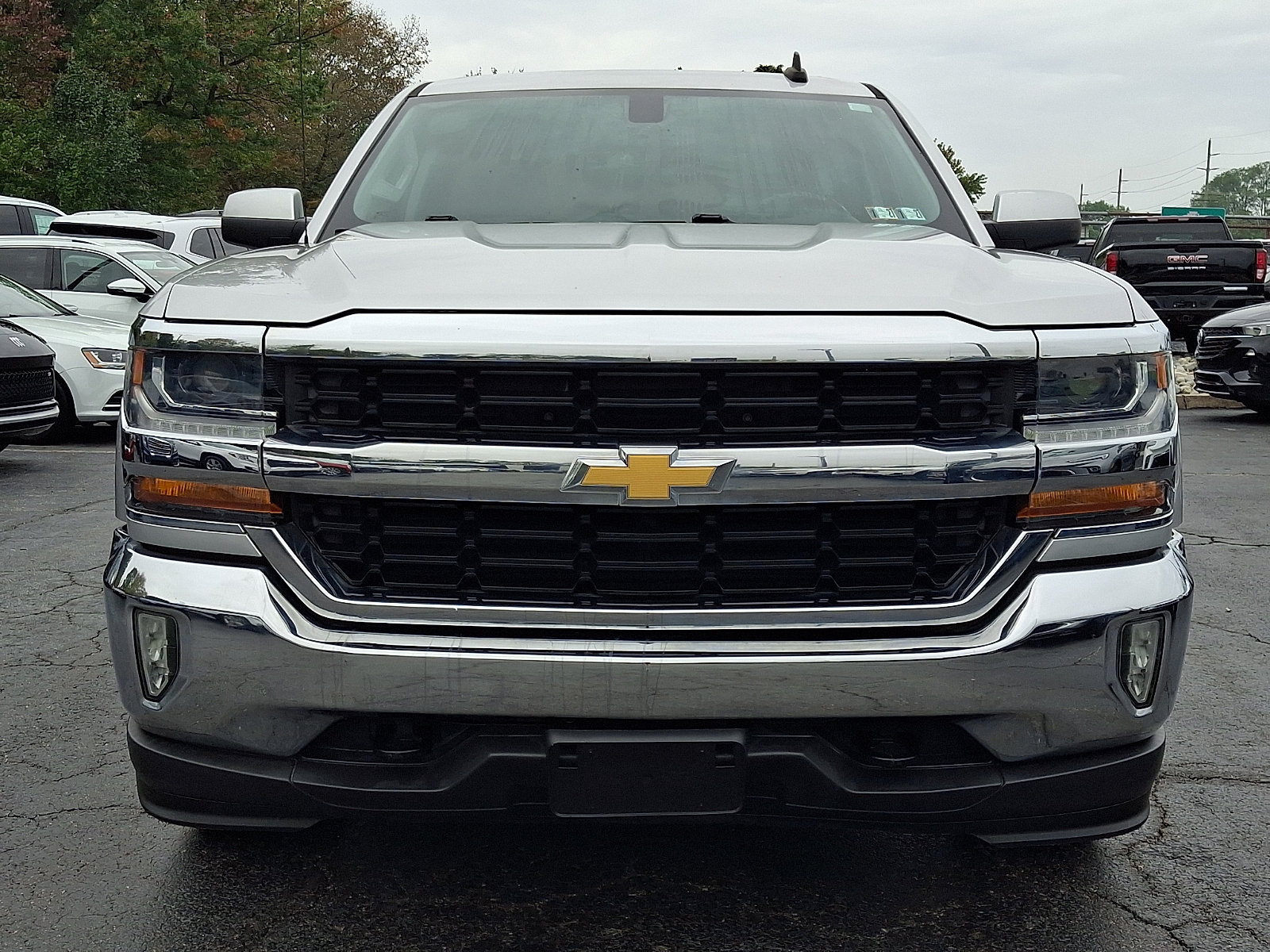 Used 2018 Chevrolet Silverado 1500 LT w/ LT Eassist Package AWD/4WD image 2