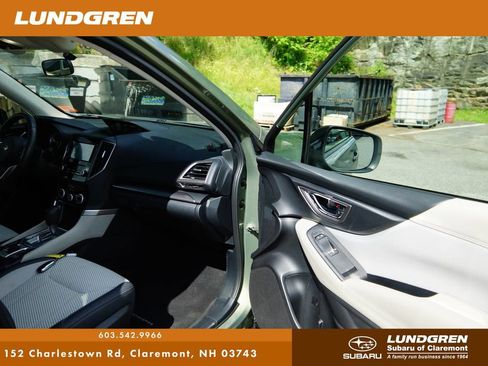 Used 2019 Subaru Forester Premium AWD/4WD image 8