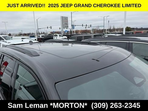 New 2025 Jeep Grand Cherokee Limited w/ Black Appearance Package image 8