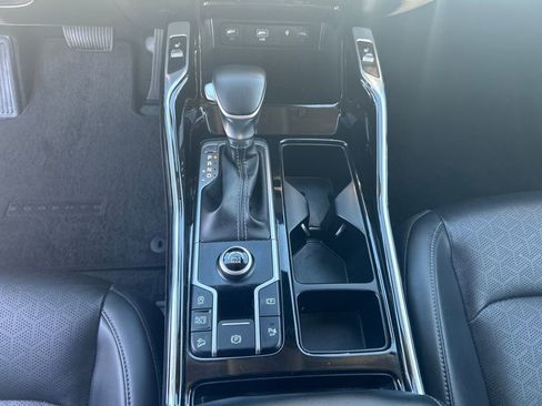 Used 2023 Kia Sorento SX image 17