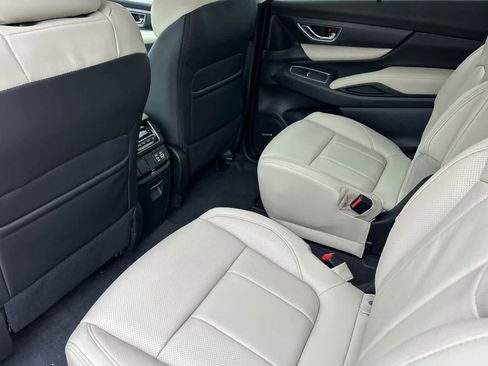 New 2025 Subaru Ascent Limited image 12