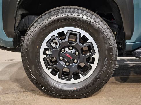 Certified 2025 Toyota 4Runner TRD Off-Road AWD/4WD image 17