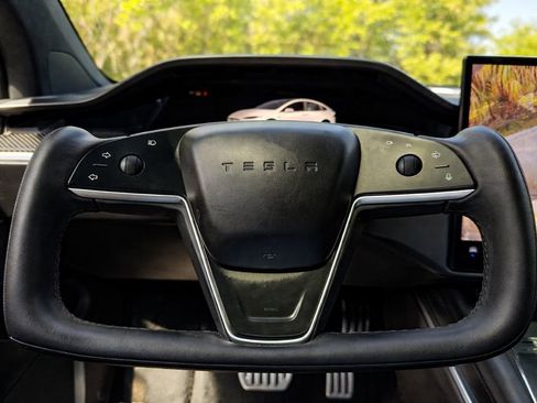 Used 2022 Tesla Model X Plaid AWD/4WD image 16