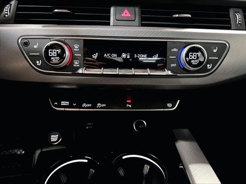 Used 2022 Audi A4 2.0T Premium Plus AWD/4WD image 32