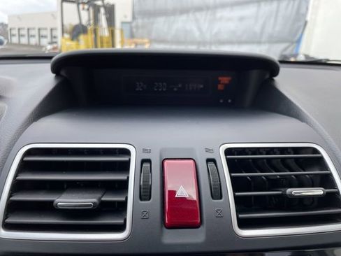 Used 2017 Subaru Crosstrek 2.0i Premium image 17