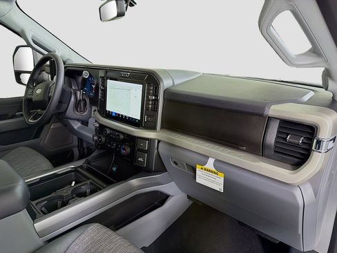 New 2026 Ford F250 XLT w/ XLT Premium Package image 30