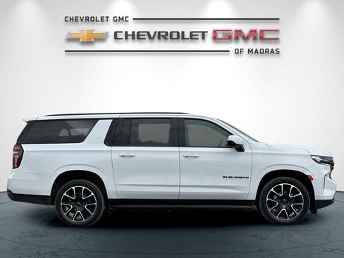 Used 2021 Chevrolet Suburban RST image 2