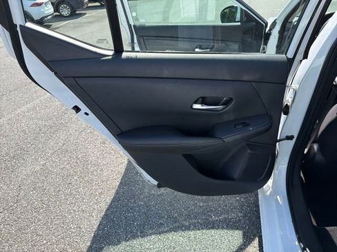 Used 2021 Nissan Sentra SV FWD image 14