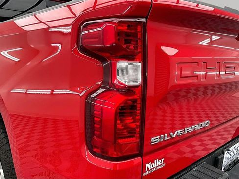 Used 2025 Chevrolet Silverado 1500 LT w/ Z71 Off-Road Package AWD/4WD image 31
