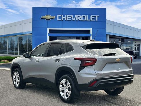 Certified 2024 Chevrolet Trax LS image 4