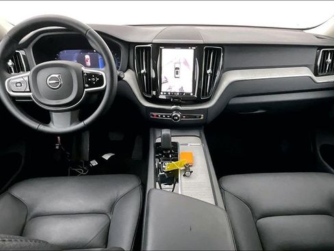 Certified 2025 Volvo XC60 B5 Plus image 20