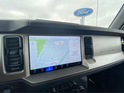 Used 2025 Ford Bronco Outer Banks AWD/4WD image 34