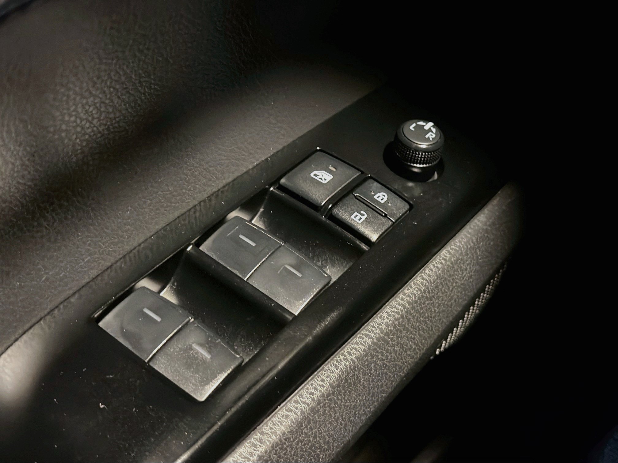 Used 2025 Toyota Camry SE FWD image 15