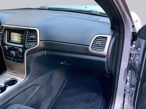 Used 2015 Jeep Grand Cherokee Laredo w/ Quick Order Package 23E RWD image 18