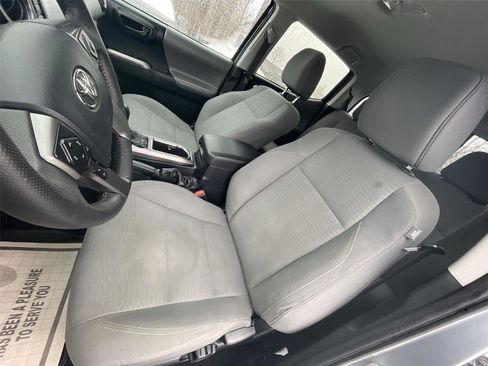 Used 2017 Toyota Tacoma SR5 image 14