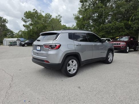 Certified 2022 Jeep Compass Latitude w/ Convenience Group FWD image 4
