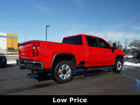 Used 2020 Chevrolet Silverado 2500 LT w/ Convenience Package image 3