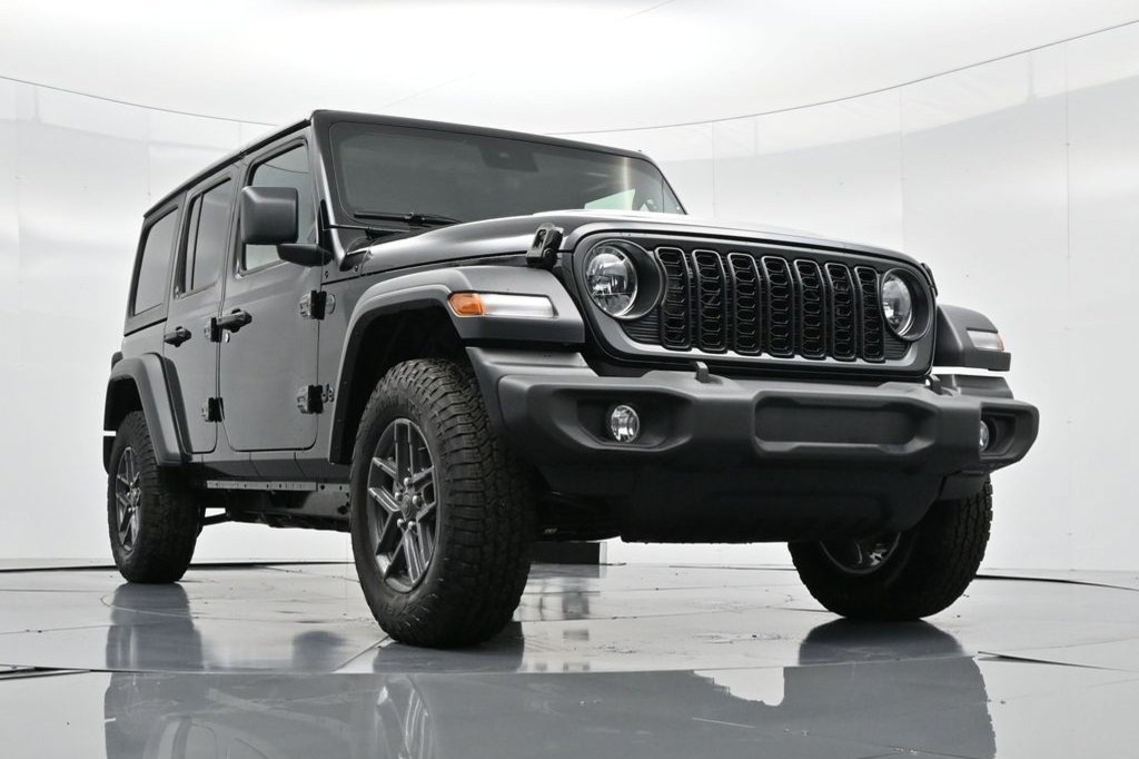 Used 2024 Jeep Wrangler Unlimited Sport AWD/4WD image 4
