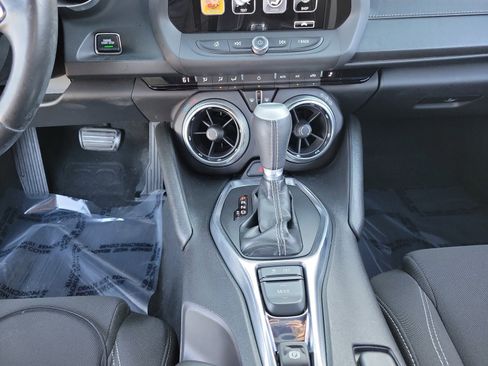 Used 2017 Chevrolet Camaro LT w/ Technology Package image 21