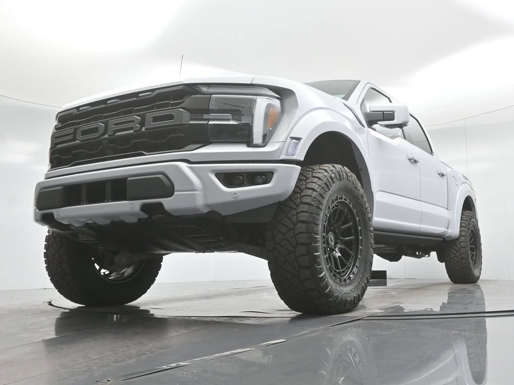 Used 2025 Ford F150 Raptor AWD/4WD image 45