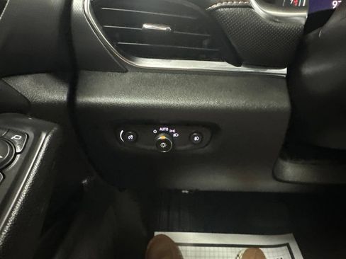 Used 2021 Chevrolet Traverse Premier w/ Redline Edition AWD/4WD image 43