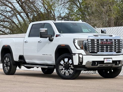 New 2026 GMC Sierra 3500 Denali w/ Denali Reserve Package AWD/4WD image 2