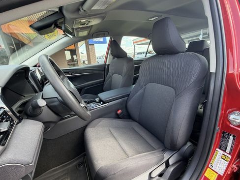 Used 2025 Toyota Camry LE AWD/4WD image 9