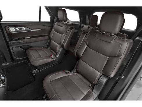 Used 2025 Ford Explorer Platinum AWD/4WD image 12