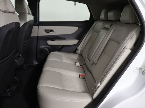 Used 2023 Nissan Ariya FWD image 16