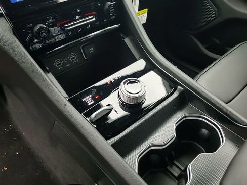 New 2025 Jeep Grand Cherokee Limited w/ Black Appearance Package image 33