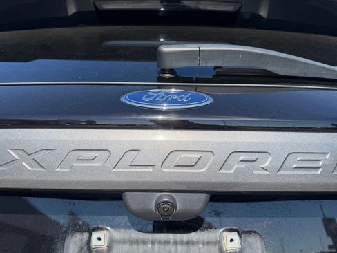 Used 2024 Ford Explorer XLT w/ Equipment Group 202A AWD/4WD image 46