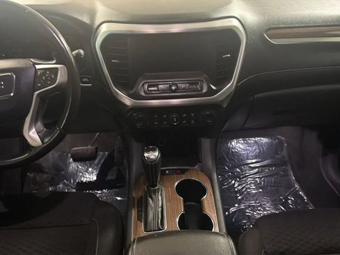 Used 2017 GMC Acadia SLE FWD image 16