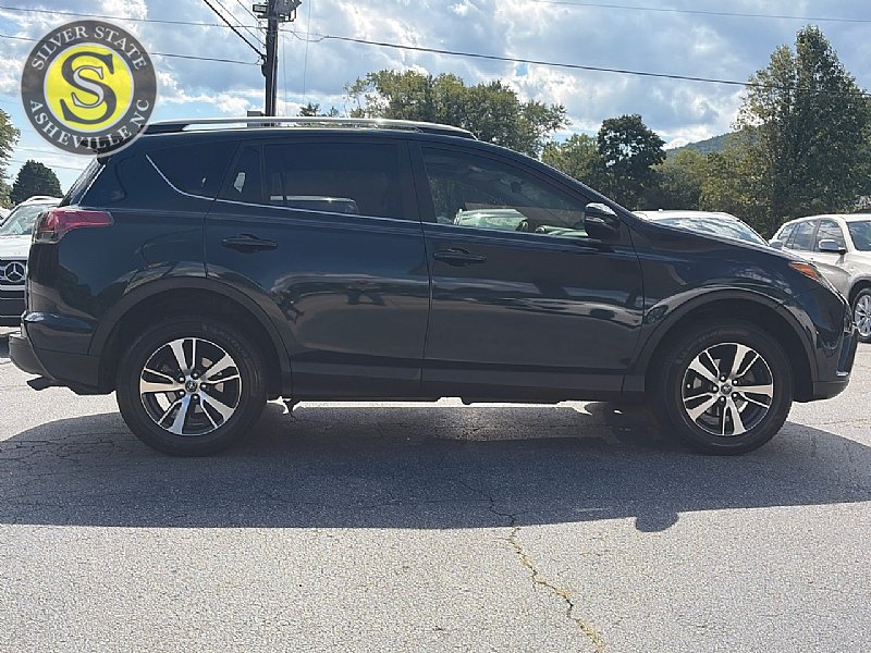 Used 2018 Toyota RAV4 XLE FWD image 7